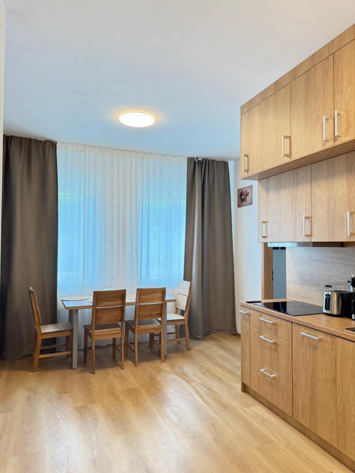 Riverside Apartment Praha Eksteriør billede