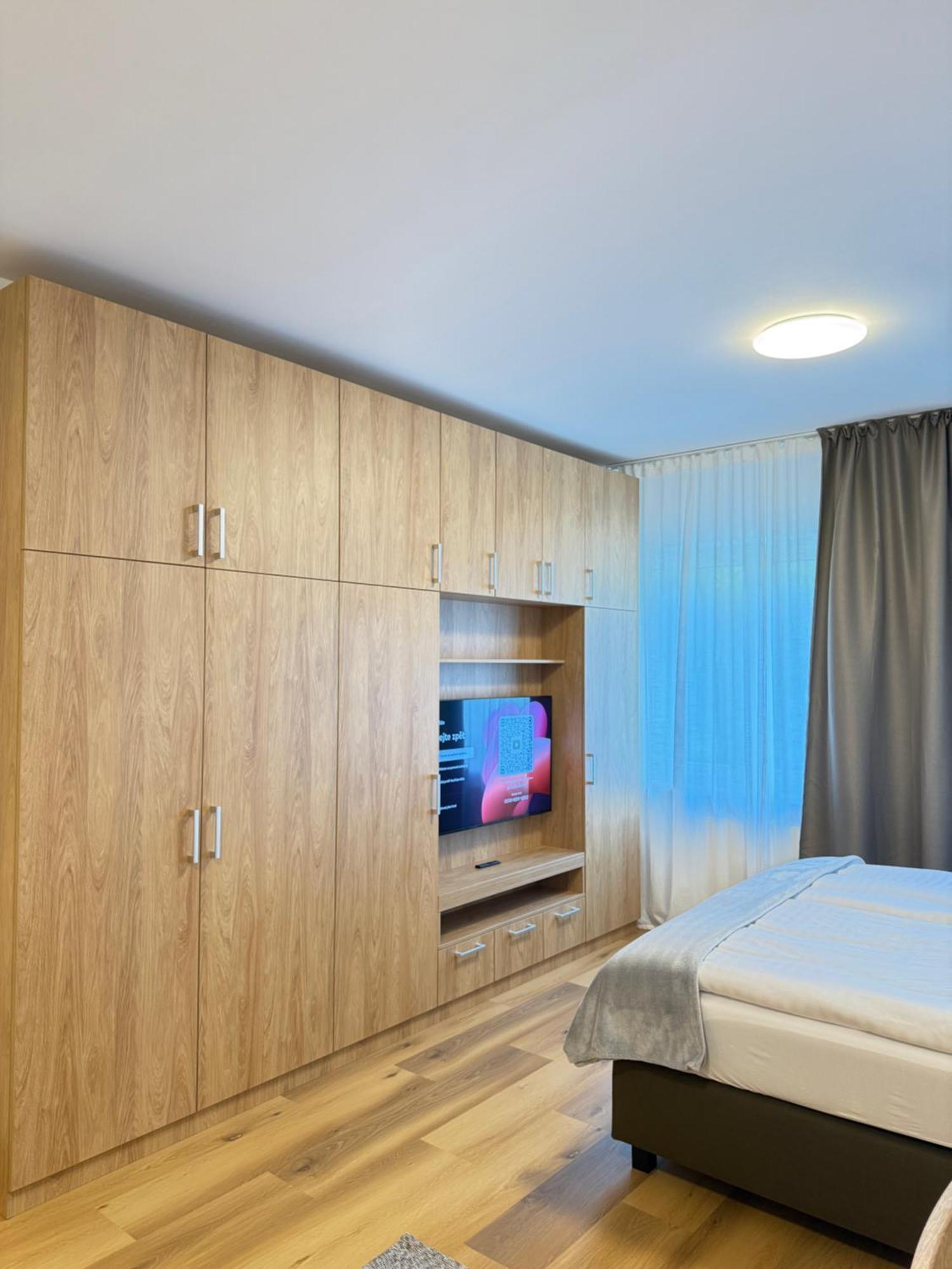 Riverside Apartment Praha Eksteriør billede