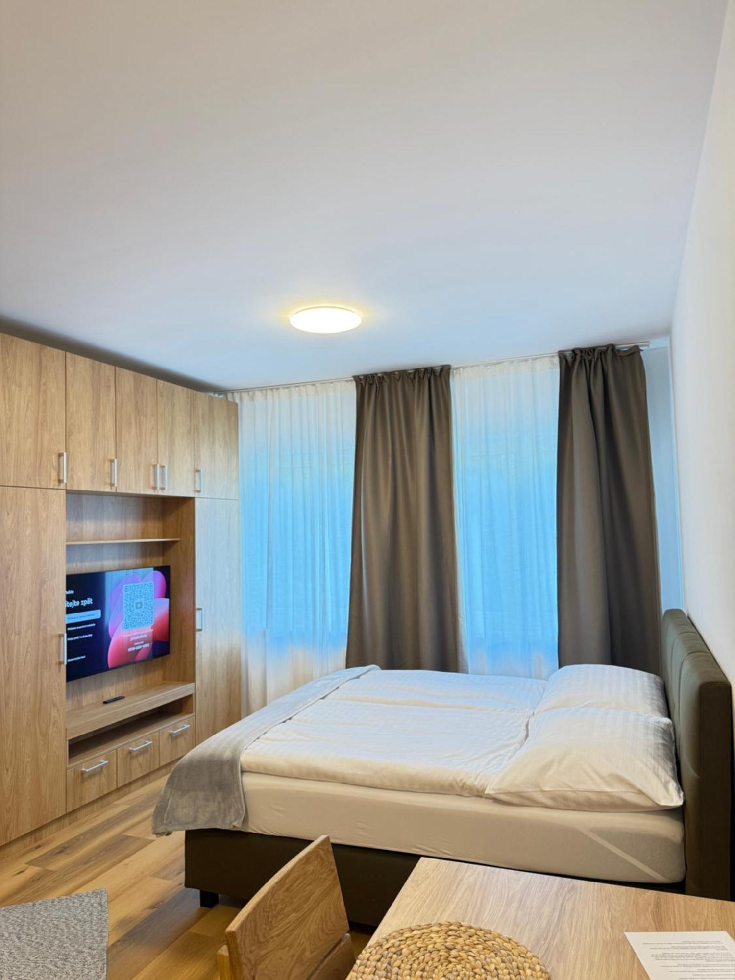 Riverside Apartment Praha Eksteriør billede