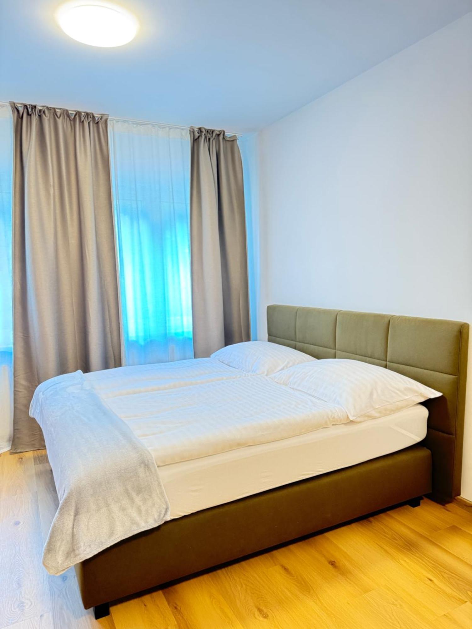 Riverside Apartment Praha Eksteriør billede